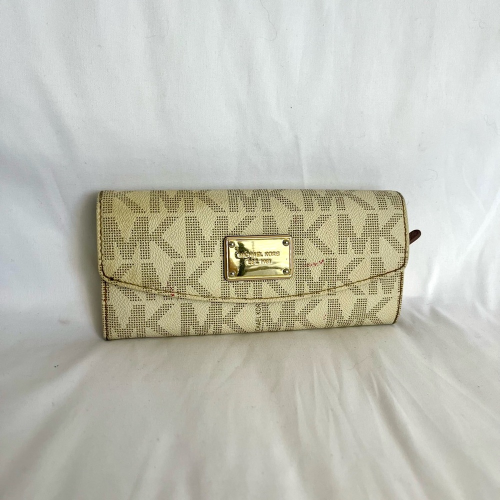 Michael Kors Cream Wallet